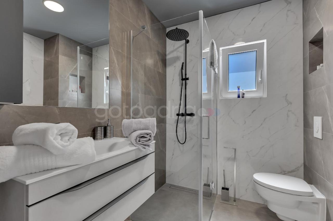 Luxury Seaview Apt Luki - Free Parking Makarska Exterior photo