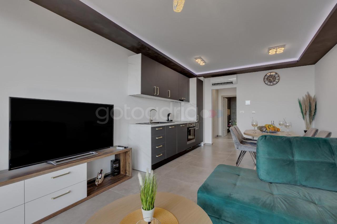 Luxury Seaview Apt Luki - Free Parking Makarska Exterior photo